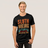Funny Sloth Hiking Team Nature Outdoor Design トライブレンドＴシャツ (正面全面)