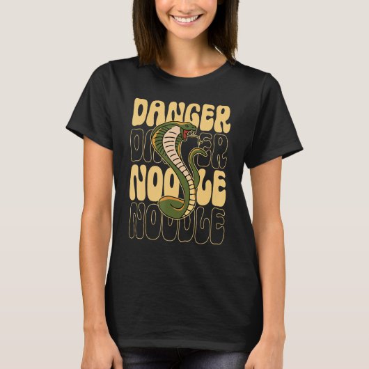 Funny Snake Lover Danger Noodle Tシャツ (正面)