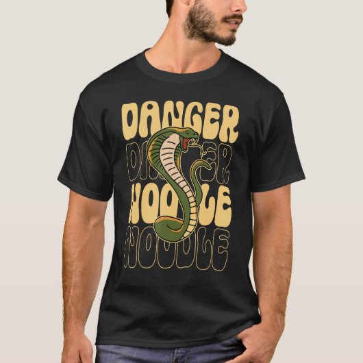 Funny Snake Lover Danger Noodle Tシャツ (正面)