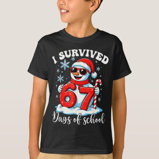 Funny Snowman I Survived 67 Days Of School Holiday Tシャツ (正面)
