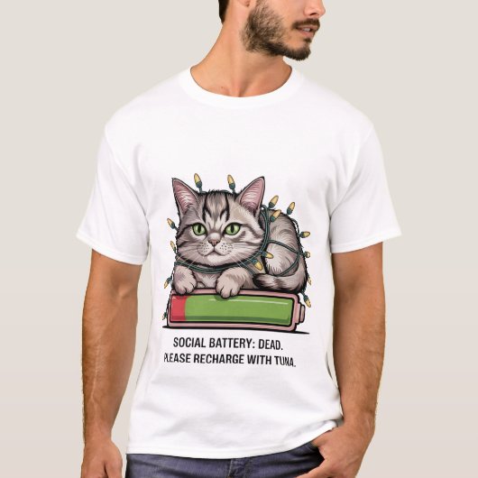 Funny "Social Battery Dead" Cute Cat Recharge 🔋🐈 Tシャツ (正面)