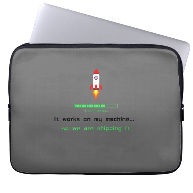 Funny Software Engineer Shipping It  ラップトップスリーブ (正面)