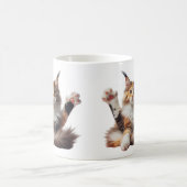 Funny Stretching Maine Coon Kitten Photo コーヒーマグカップ (中央)