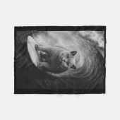 Funny Surfing British Shorthair Cat Selfie Beach A フリースブランケット (正面(横))