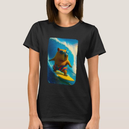 Funny Surfing Capybara in Rainbow Shorts Tシャツ (正面)