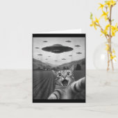 Funny Surprised Ed Cat Selfie With Alien Ufo Cat U カード (黄色い花)