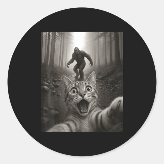 Funny Surprised Ed Cat Selfie With Bigfoot Sasquat ラウンドシール (正面)