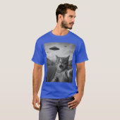 Funny Surprised Scared Cat Sie with Alien UFO Cat  Tシャツ (正面フル)