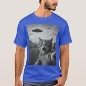 Funny Surprised Scared Cat Sie with Alien UFO Cat  Tシャツ (正面)
