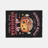 Funny Synonym Rolls Joke Cinnamon Rolls Grammar Pu フリースブランケット (正面(横))