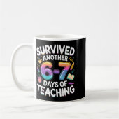 Funny Teacher Survived 67 Days Of Teaching Meme Ge コーヒーマグカップ (左)