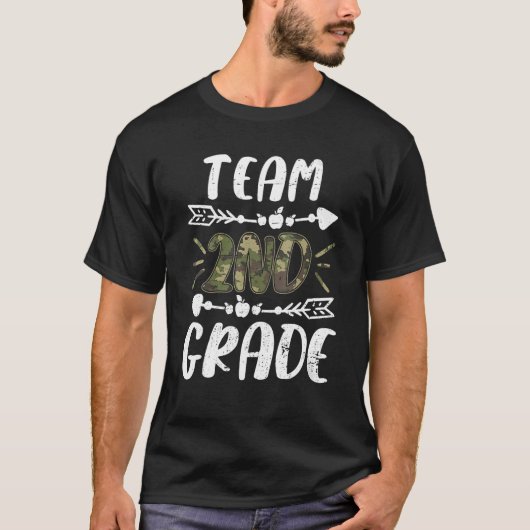 Funny Team 2nd Grade Camo Teacher Student Back To  Tシャツ (正面)