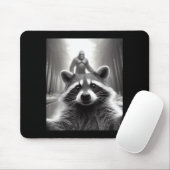 Funny Tee Ed Raccoon Selfie Bigfoot Gift Mens Wome マウスパッド (マウス)