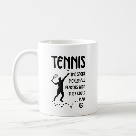 Funny Tennis – Tennis vs Pickleball Humor コーヒーマグカップ (左)