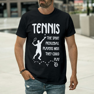 Funny Tennis vs Pickleball Tennis Player Serving  Tシャツ