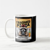 Funny Trashed Panda Raccoon Gets Drunk コーヒーマグカップ (左)