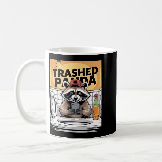 Funny Trashed Panda Raccoon Gets Drunk  コーヒーマグカップ (左)