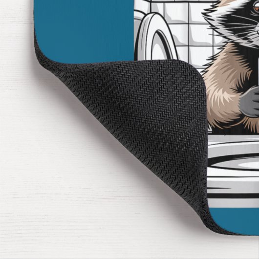 Funny Trashed Panda Raccoon Gets Drunk マウスパッド (コーナー)