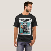 Funny Trashed Panda Raccoon Gets Drunk  Tシャツ (正面フル)