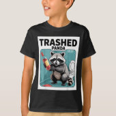 Funny Trashed Panda Raccoon Gets Drunk  Tシャツ (正面)