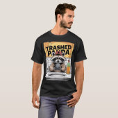 Funny Trashed Panda Raccoon Gets Drunk  Tシャツ (正面フル)