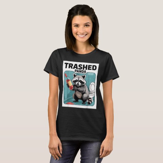 Funny Trashed Panda Raccoon Gets Drunk  Tシャツ (正面フル)