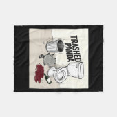 Funny Trashed Panda Racoon Gets Drunk  フリースブランケット (正面(横))