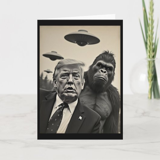 Funny Trump Bigfoot Selfie With Ufos Weird Alien カード (正面)