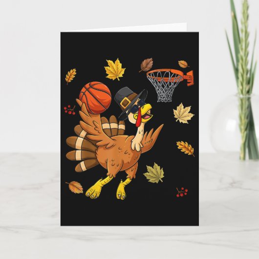 Funny Turkey Playing Bysketbyll Happy Thanksgiving カード (正面)