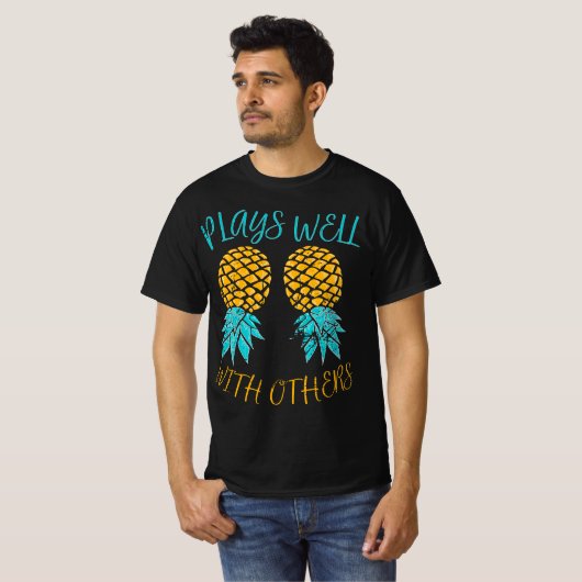 Funny Upside Down Pineapple graphic for swingers p Tシャツ (正面フル)