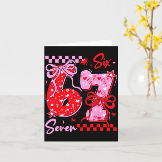 Funny Valentine’s Day 67 Meme 6 7 Valentine Bow He カード (黄色い花)