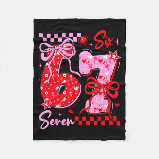 Funny Valentine’s Day 67 Meme 6 7 Valentine Bow He フリースブランケット (正面)