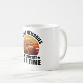 Funny Van Road Trip Camper Gift コーヒーマグカップ (正面右)