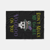 Funny Voodoo Quote - Witch Doctor Skull Mardi Gras フリースブランケット (正面(横))