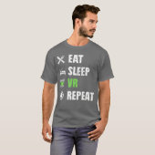 Funny VR Gamer Virtual Reality Gaming Eat Sleep VR Tシャツ (正面フル)