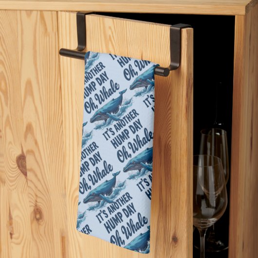 Funny Whale Pun "Oh Whale" Hump Day Design キッチンタオル (三つ折り)