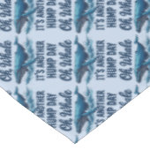 Funny Whale Pun "Oh Whale" Hump Day Design テーブルクロス (アングル)