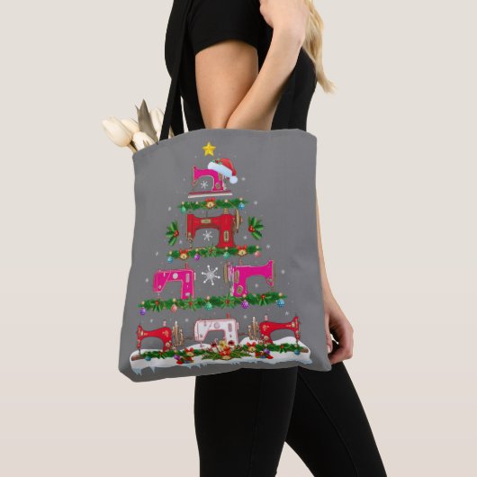 Funny Xmas Lighting Sewing Machine Christmas Tree トートバッグ (クローズアップ)