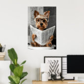 Funny Yorkie Bathroom Print, Reading Newspaper ポスター (ホームオフィス)