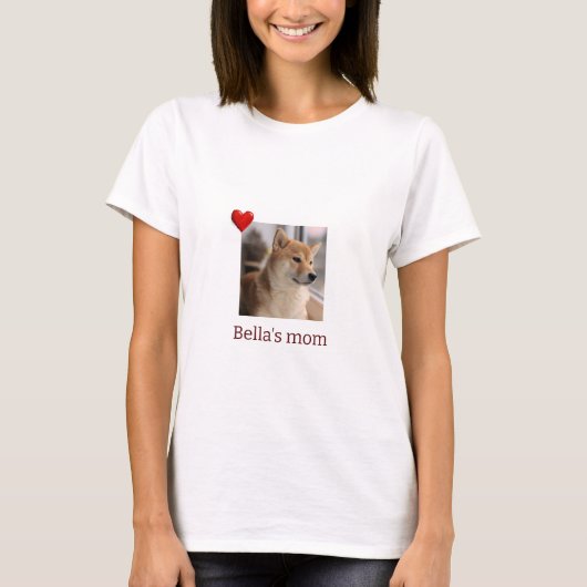 Furry Friend, Loving Mom – Custom Dog T-Shirt Tシャツ (正面)