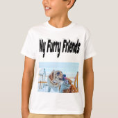Furry Friendsの猫と犬の写真 Tシャツ (正面)