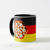 Fussbälle in glühenden Waben マグカップ (正面左)