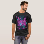 Future Love Riot – ネオンロマンスストリートアート Tシャツ (正面フル)