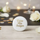 Future Mrs Gold Script Button Pin 缶バッジ