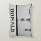 Futuristic Chrome Dripping Name Design Metallic アクセントクッション (正面(垂直))