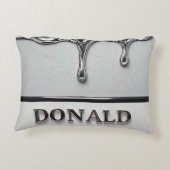 Futuristic Chrome Dripping Name Design Metallic アクセントクッション (裏面)