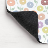 Fuzzy Flower Pattern Pastels on White マウスパッド (コーナー)