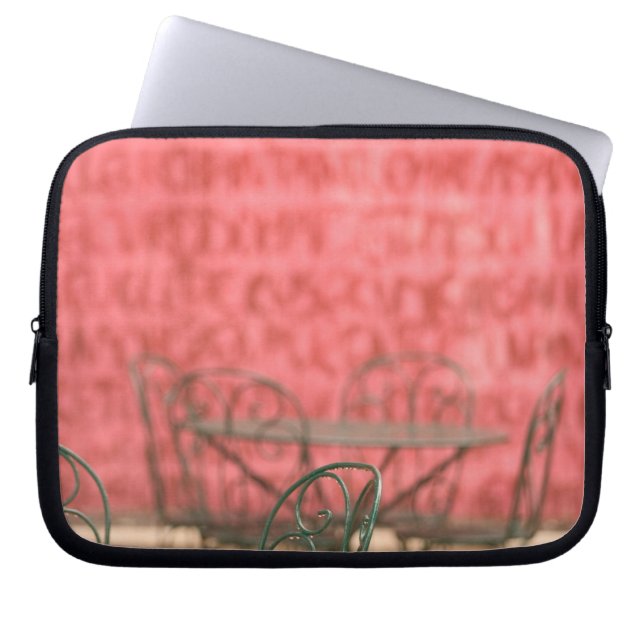 FWI、グアダループ、グランデ·テレ、ポインタ·ア·ピトレ： ラップトップスリーブ (正面)