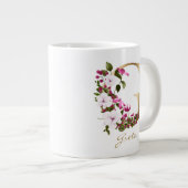 Gレター金ゴールドモノグラム |白色マゼンタ緑のフローラ ジャンボコーヒーマグカップ (正面右)