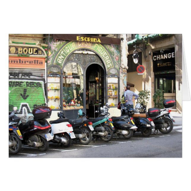 g/ncバルセロナのLaのRamblaのスクーター (正面横)